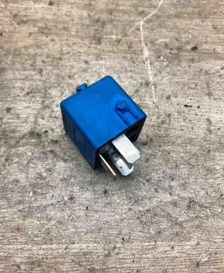 BMW 5 E39 Other relay 6915327 V23134K59X313