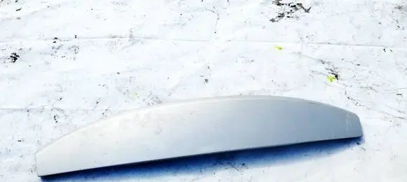 Tailgate/trunk spoiler