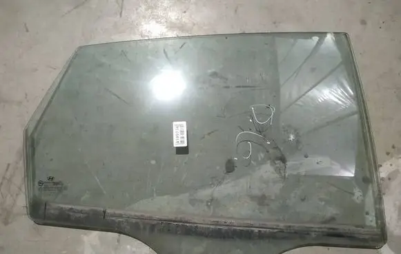 Hyundai i30 Rear door window glass as2