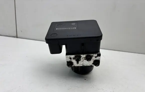 Skoda Superb B6 (3T) ABS Pump 3T0907379A 3T0614517A