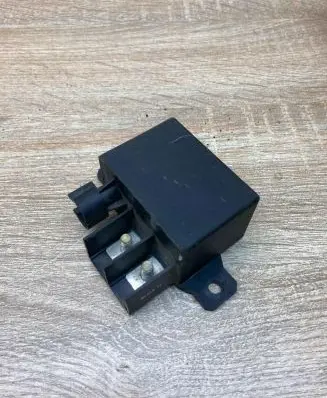 Mercedes-Benz E W211 Glow plug pre-heat relay A0025423819