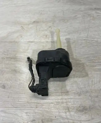 BMW 3 E36 Headlight level adjustment motor 8361000 0307852