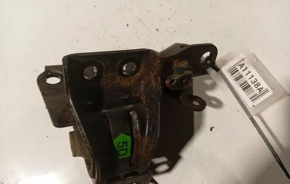 Toyota Corolla Verso AR10 Engine mount bracket 