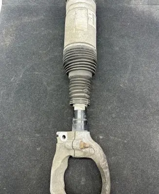 Land Rover Discovery 5 Front shock absorber/damper HY323C286BD