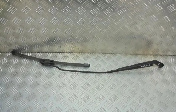 Skoda Octavia Mk1 (1U) Front wiper blade arm