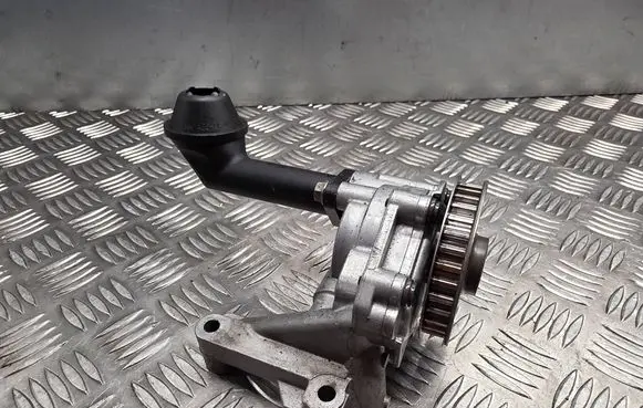 Volkswagen Golf VI Oil pump 03L115105B 14020702