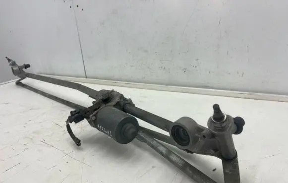 Opel Zafira B Front wiper linkage and motor 13145557