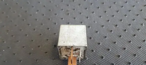 Volkswagen Transporter - Caravelle T4 Other relay 357911253 WLO50237003