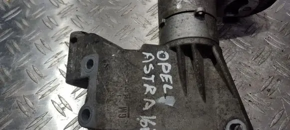 Opel Astra G Engine mounting bracket 90571112
