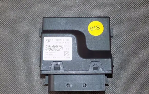 Audi RS5 Fuel injection pump control unit/module 971906093B