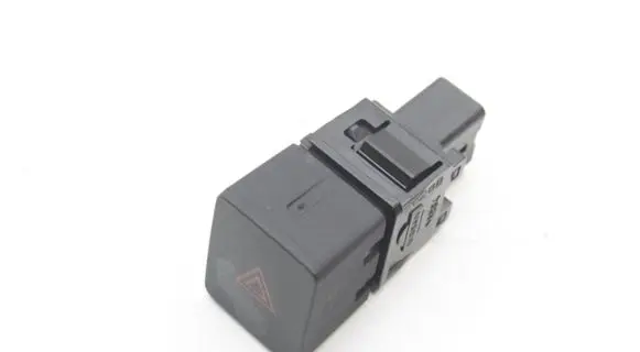 Nissan Note (E12) Hazard light switch