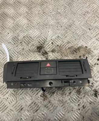 Opel Meriva A Dash center air vent grill
