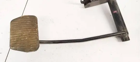 Volvo S60 Brake pedal
