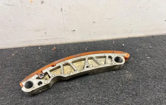 Audi A4 S4 B7 8E 8H Slide rail for timing chain 059109469F
