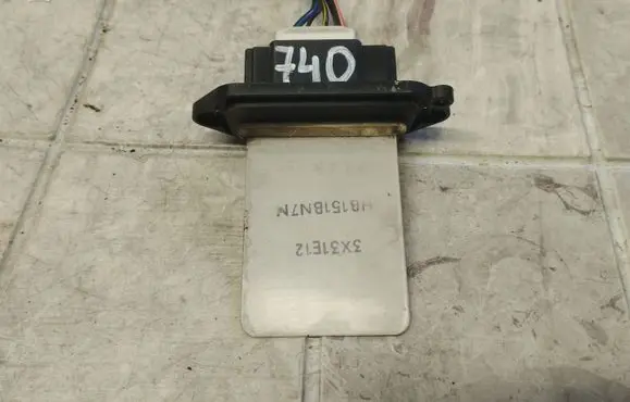 Mazda 3 I Heater blower motor/fan resistor 3X31E12 HB151BN7N