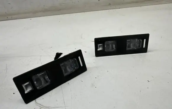 Audi Q2 - Number plate light