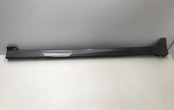 Foot area side trim