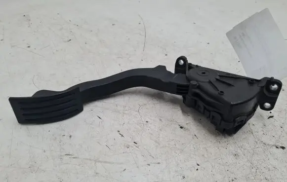 Ford C-MAX I Accelerator throttle pedal 6PV00864110