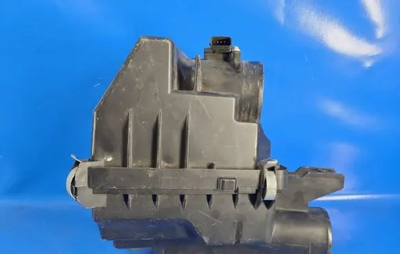 Honda CR-V Air filter box 