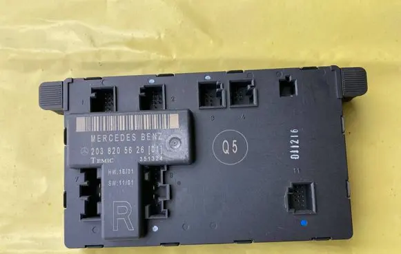 Mercedes-Benz C W203 Door control unit/module A2038205626