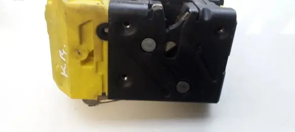 Volvo S60 Front door lock 8650545