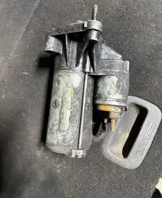 Renault Laguna III Starter motor D7R49