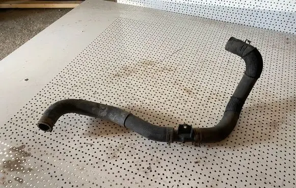 Lexus IS 220D-250-350 Engine coolant pipe/hose