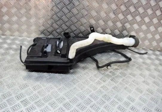 Maserati Quattroporte Windshield washer fluid reservoir/tank 670001648 670003455