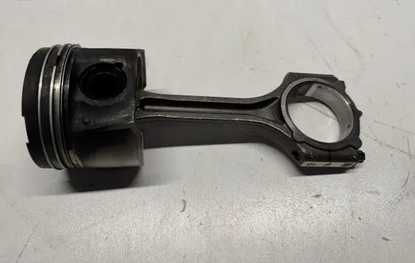 Hyundai Tucson LM Piston with connecting rod TUCSO