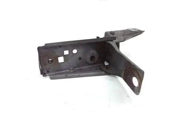 Honda CR-V Fender mounting bracket