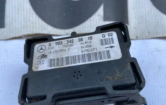 Mercedes-Benz C W203 ESP acceleration yaw rate sensor A0035429818 0035429818