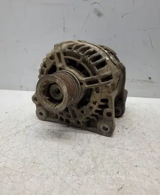 Volkswagen Golf IV Generator/alternator 038903023L 01243250011