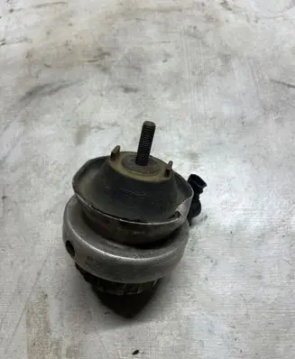 Audi A6 S6 C6 4F Engine mount bracket 4F0199379G 0E0222035523