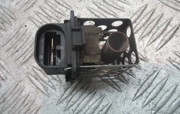 Renault Scenic I Coolant fan relay 8200045082