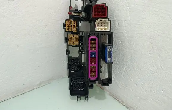 Audi A5 Sportback 8TA Fuse module 8K1937503