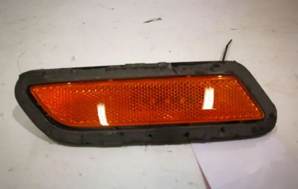 Audi Q3 8U Front indicator light 8U0945404B 8U0945072
