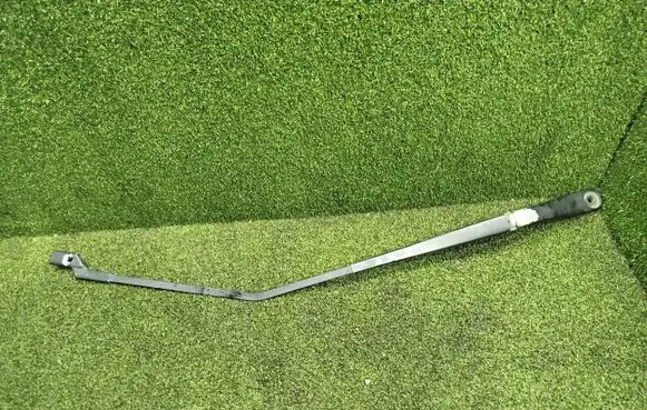 Front wiper blade arm
