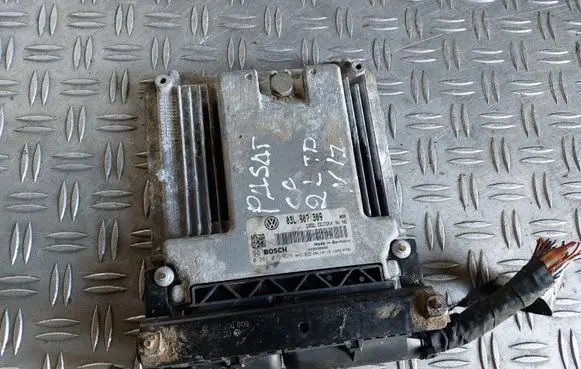 Volkswagen PASSAT CC Engine control unit/module 03L907309 0281015029