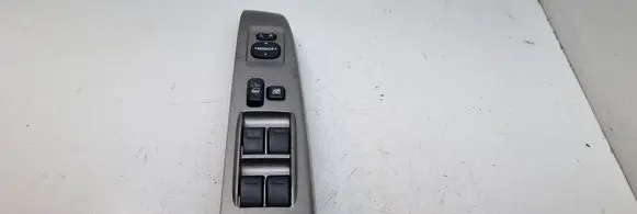 Toyota Prius (XW20) Electric window control switch 8482047050