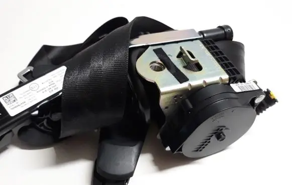 Audi A4 S4 B9 Front seatbelt 642557700A