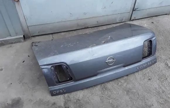 Opel Omega B2 Tailgate/trunk/boot lid