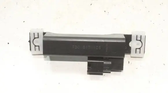 Nissan Juke I F15 Keyless system antenna 