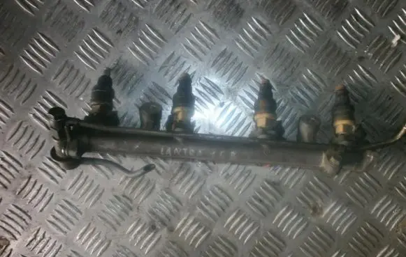 Hyundai Lantra II Fuel main line pipe 9250930018