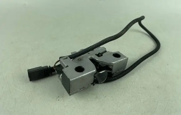Seat Ateca Engine bonnet/hood lock/catch 575823509A