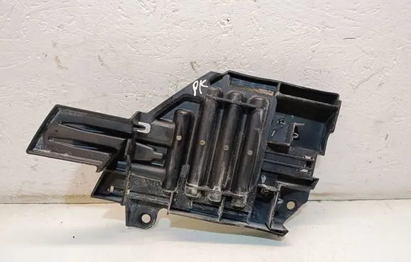 Land Rover Discovery Sport Headlight/headlamp mounting bracket 
