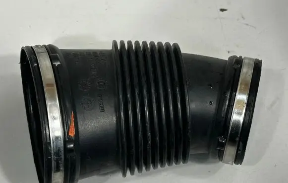 BMW 5 G30 G31 Air intake hose/pipe 7852384