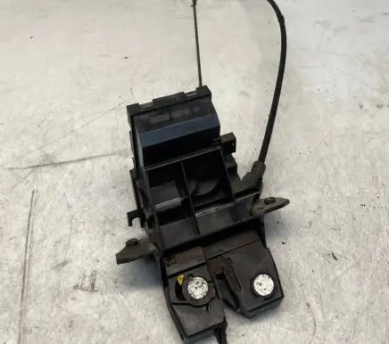 Mercedes-Benz C W203 Tailgate/trunk/boot lock/catch/latch A2037500184