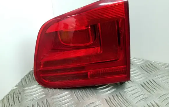 Volkswagen Tiguan Tailgate rear/tail lights 5N0945094G 5N0945310