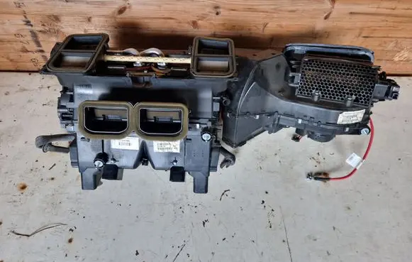 Mercedes-Benz E C207 W207 Interior heater climate box assembly A2048300461 L5293004 BZ36715