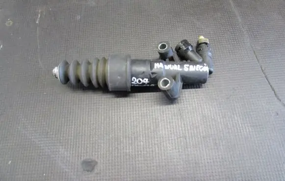 Peugeot 207 Clutch slave cylinder 9680031380